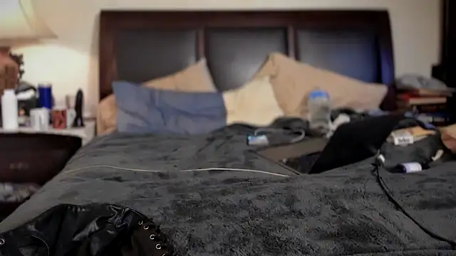 kinkyguy32323 Show in webcam