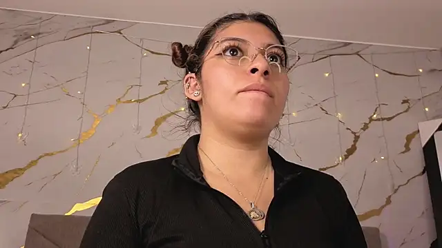 Yutori-'s Live XXX Chat