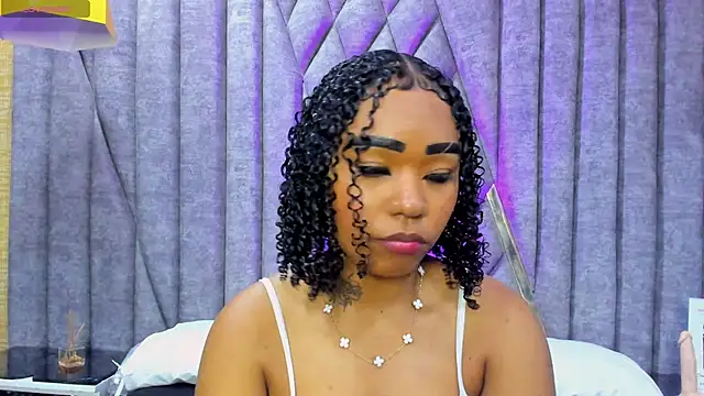 SkylerBloomm's Live XXX Chat