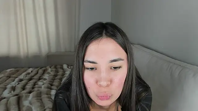 nilliluv Adlı Modelin Canlı XXX Sohbeti