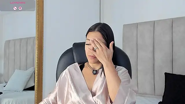 Megan-8 Chat XXX in diretta