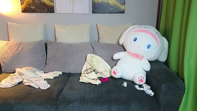 KitKatie Adlı Modelin Canlı XXX Sohbeti