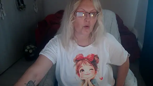 Divineblond Chat XXX in diretta