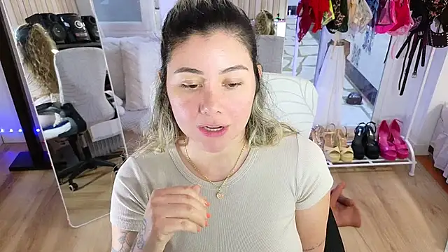 แชท XXX สดของ Tawny_cox