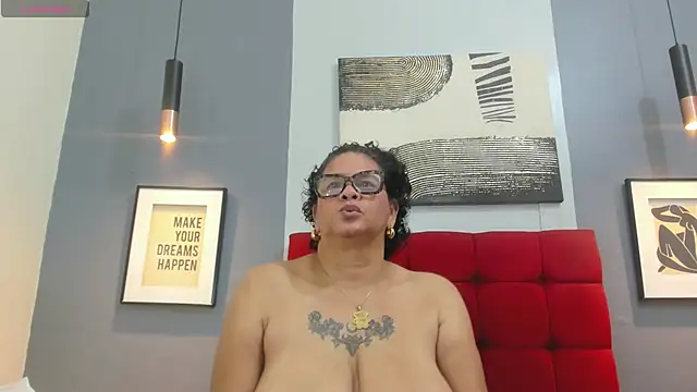 DinaDIRTY Chat XXX in diretta