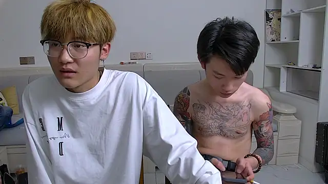 KK-cuteboy 在線直播表演