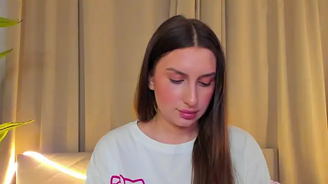 Celine_Coello Adlı Modelin Canlı XXX Sohbeti