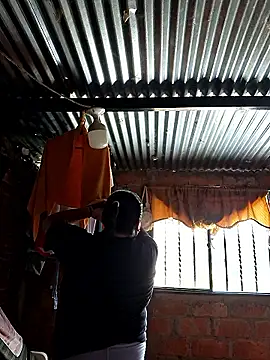 Juli_PowlのライブXXXチャット