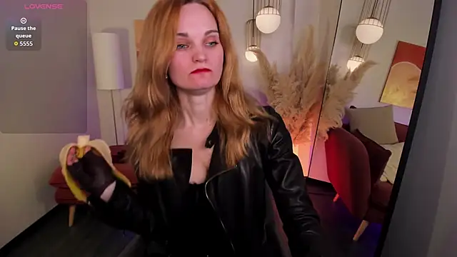 SaraSubtletyのライブXXXチャット