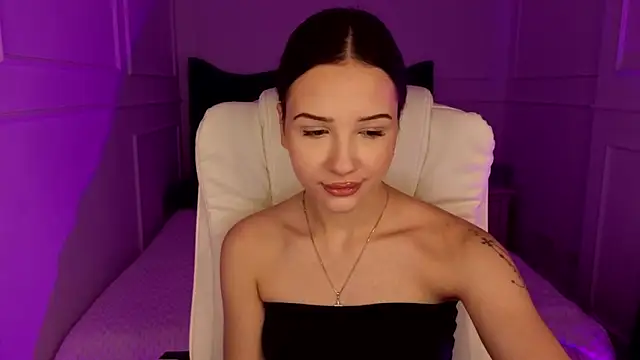 baby_brunettee_'s Live XXX Chat