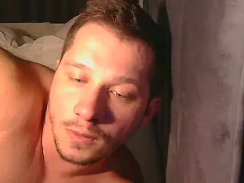 Show modela LionEdwin na web-kameri