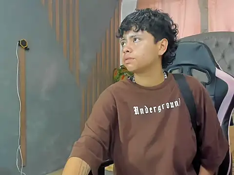 NikiEvanz: онлайн-секс-чат