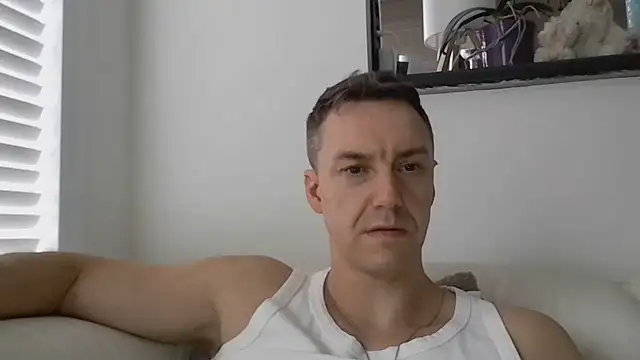 ploki2180 Webcam show