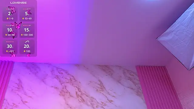 goldilockss15: διαδικτυακό σόου στην κάμερα