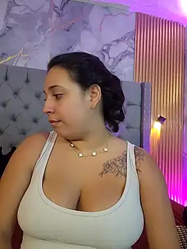 LizzRouse Adlı Modelin Canlı XXX Sohbeti