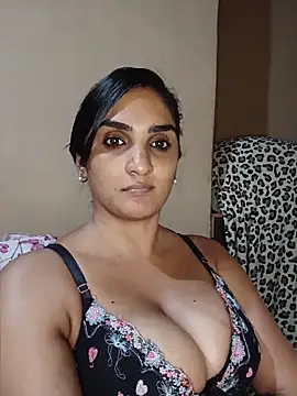 Chatroom XXX en direct de Eroticindian07