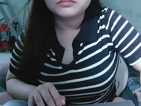 Lily3322 Pertunjukan Webcam
