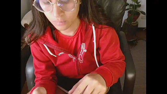 dominica-3 Live XXX-chat