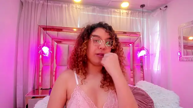 Chat XXX en directo de AllisonAdams_