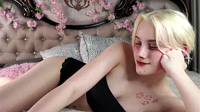 Онлайн чат XXX KirstinMcgeady