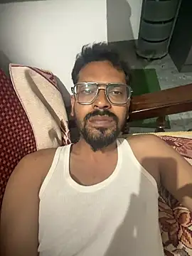 Stoner-boii-Cloudy-arhan's Webcam Show