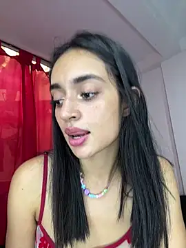 leilani_X Adlı Modelin Canlı XXX Sohbeti