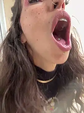 Lalla_Amani Chat XXX in diretta