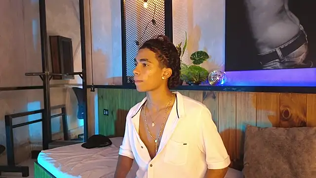 AlanCutee 网络视讯表演