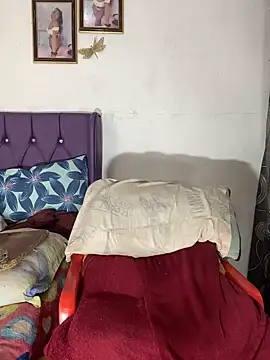 Pokazy przed kamerką – KandyHot_