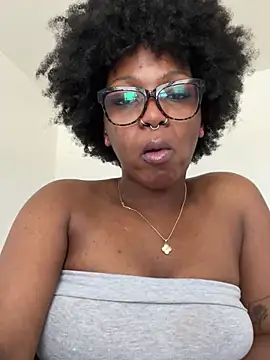 Chat +18 de mochamimi ao vivo