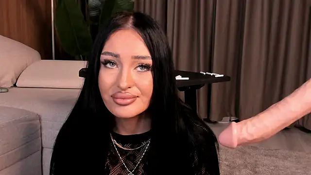 EmeraldKat Chat XXX in diretta