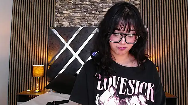 Chat +18 de Amy_channel ao vivo