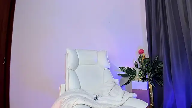 Silvanna-Moree's Live XXX Chat