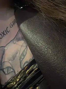 SaintSquirtのライブXXXチャット