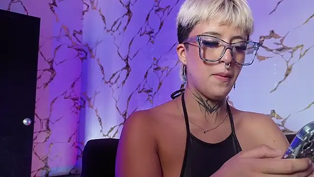 Rebeka-baker's Live XXX Chat