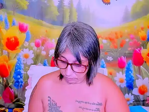 indianroxyn Live XXX chat