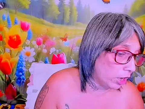 indianroxy Adlı Modelin Canlı XXX Sohbeti