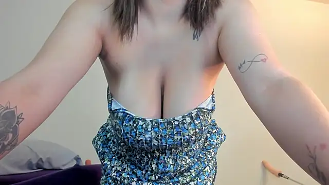 Bigt3tiのライブXXXチャット