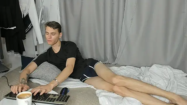 Shadow_blink: διαδικτυακό σόου στην κάμερα