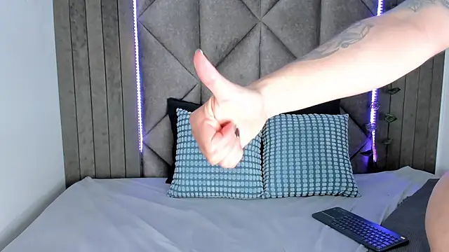 AnnieRouse__ élő XXX-chatje