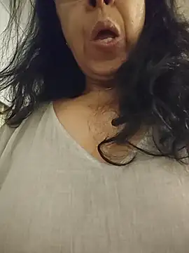 NakedMILFx élő XXX-chatje