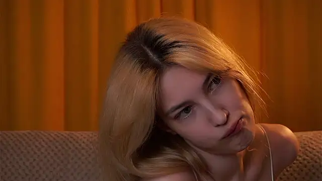 AngelicRice élő XXX-chatje