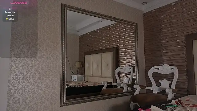 Miladiosa élő XXX-chatje