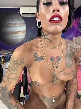 Chatroom XXX en direct de Nella_Dolls