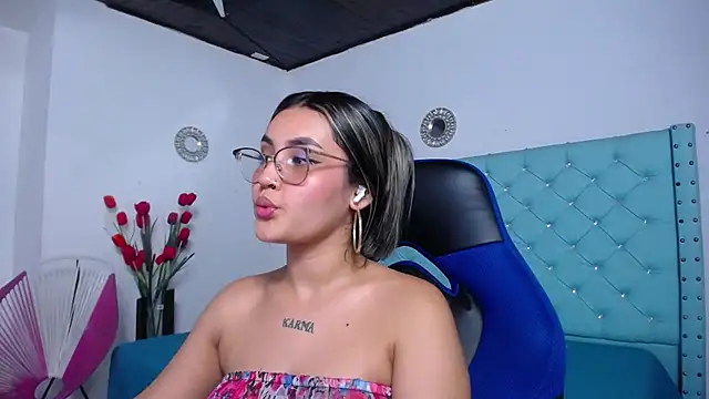 kathe-mills235's Live XXX Chat