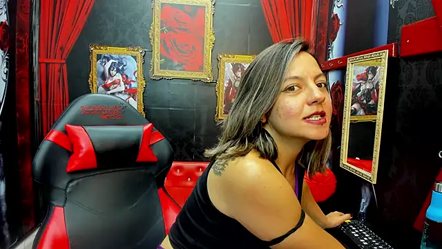 ArianaSommers Adlı Modelin Canlı XXX Sohbeti