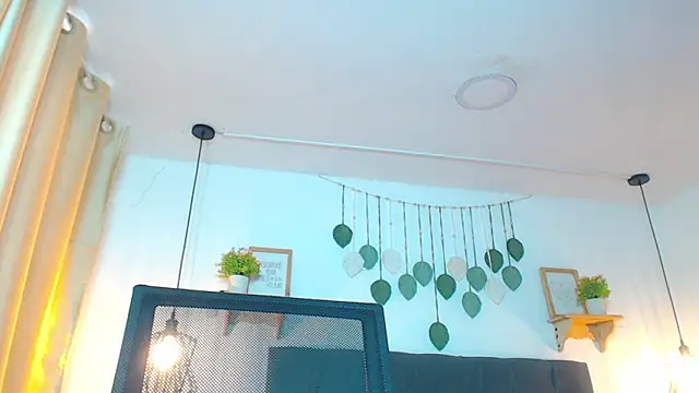 Emma_hassani Adlı Modelin Canlı XXX Sohbeti