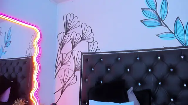 Chatroom XXX en direct de Sweet_Ariadna_