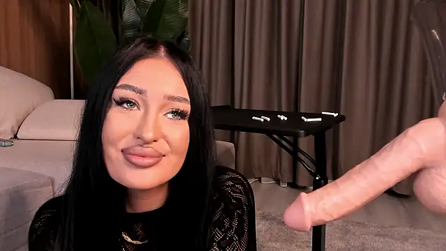 EmeraldKatのライブXXXチャット