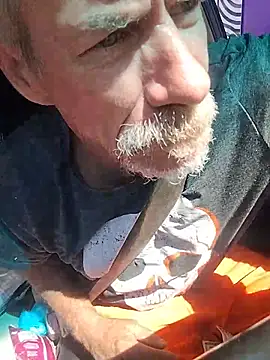 Biknight: διαδικτυακό σόου στην κάμερα